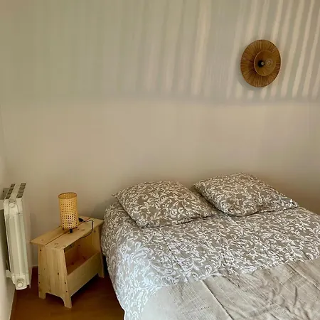 Cosy En Plein Centre Classe 2 Etoiles * エクスレバン